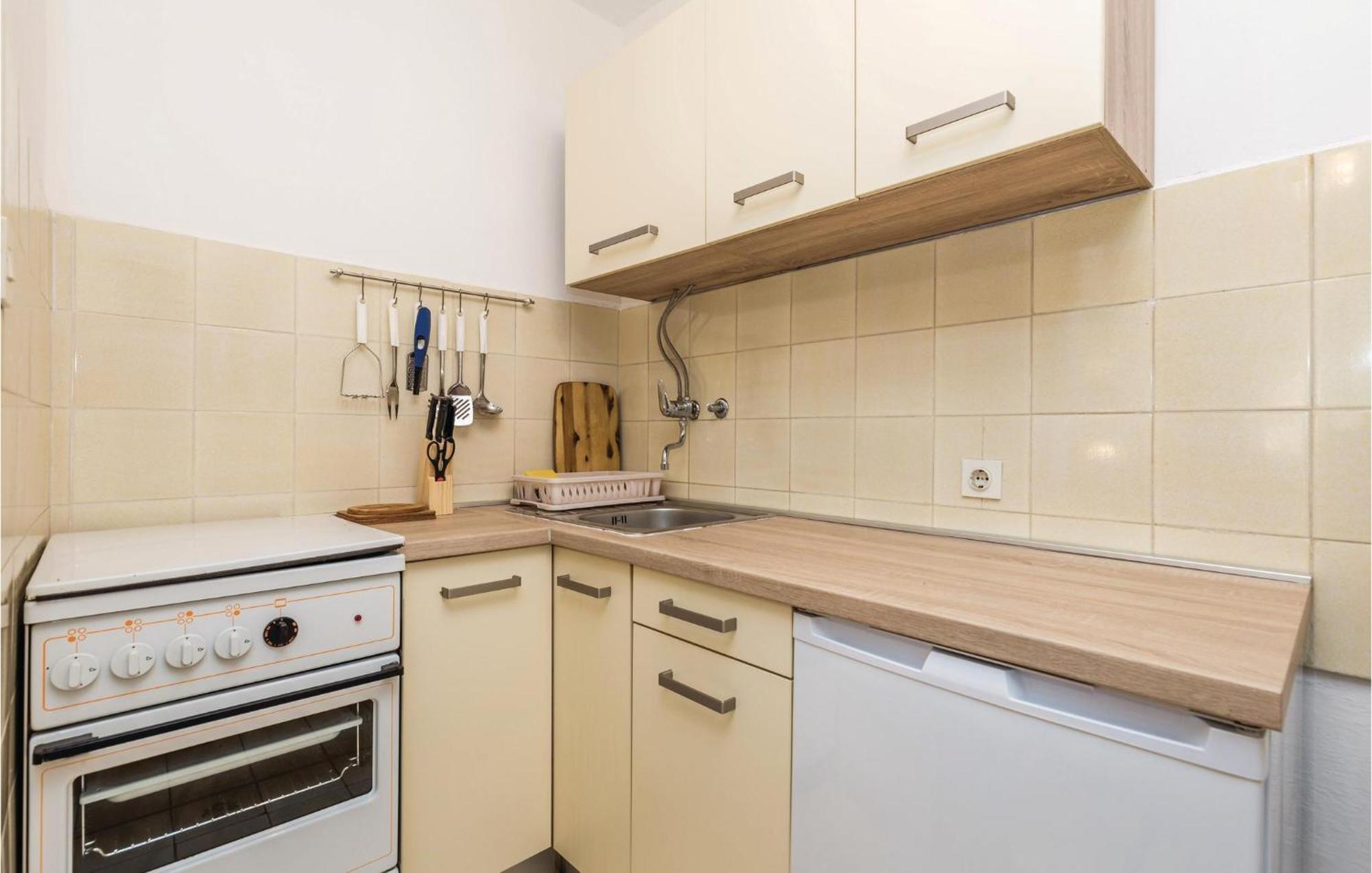 Stunning Apartment In Barbat-Rab With Wifi Barbat na Rabu Екстер'єр фото