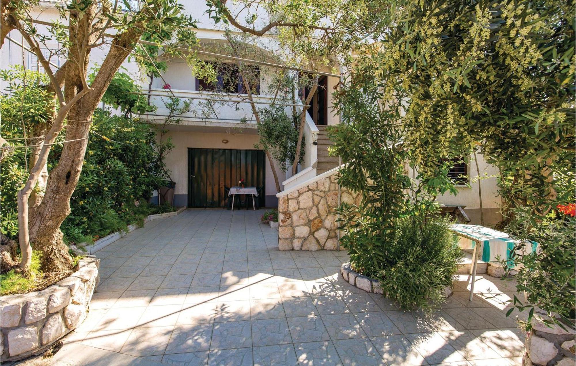 Stunning Apartment In Barbat-Rab With Wifi Barbat na Rabu Екстер'єр фото