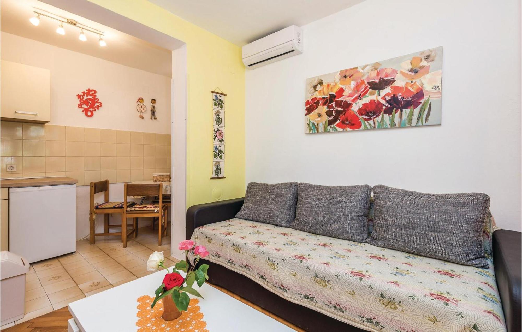 Stunning Apartment In Barbat-Rab With Wifi Barbat na Rabu Екстер'єр фото