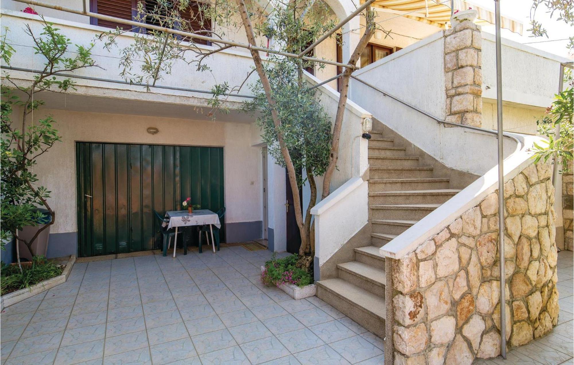 Stunning Apartment In Barbat-Rab With Wifi Barbat na Rabu Екстер'єр фото